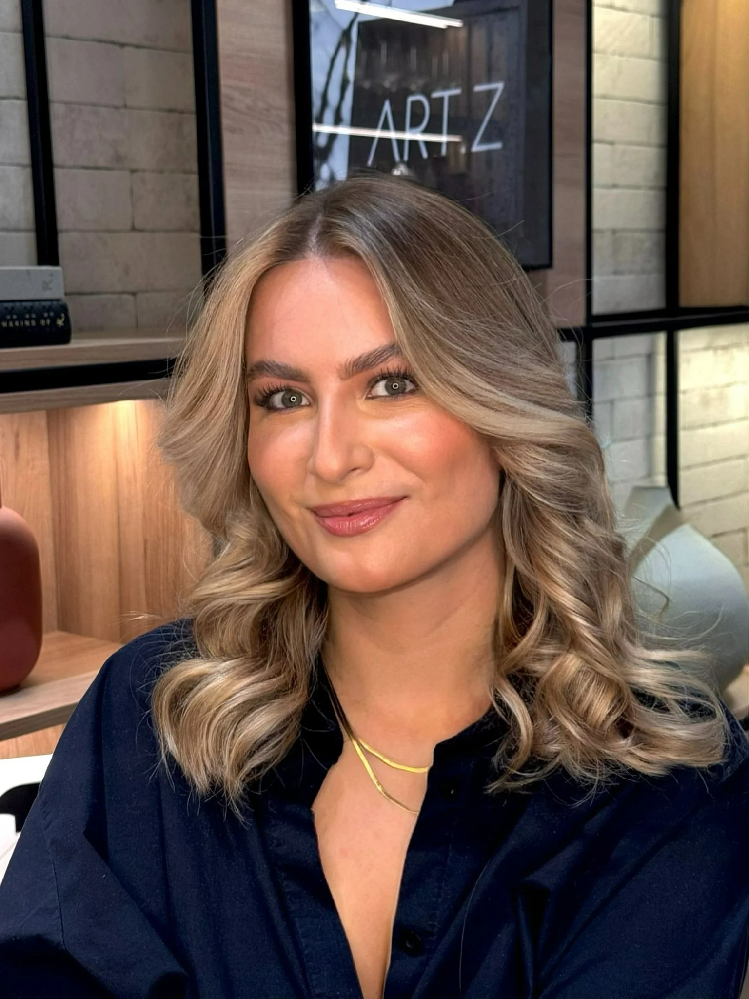 Hair colour transformation by Laise Queiroz, colour specialist in Lisbon — look 2